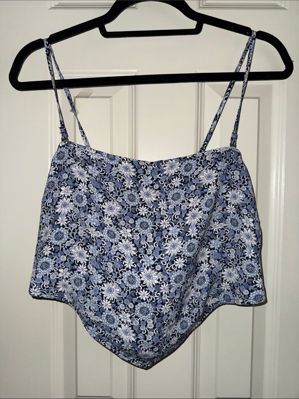 Abercrombie & Fitch Blue Floral Handkerchief Hem top
